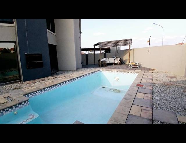 4 BEDROOM HOUSE FOR SALE IN RETHABILE GARDENS
